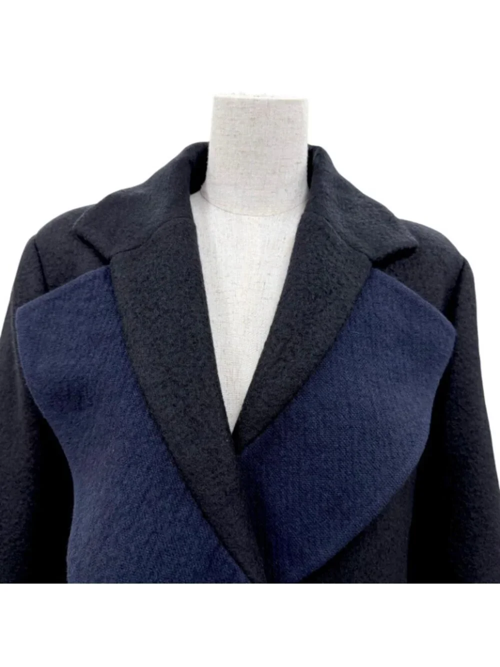 Chanel Cashmere Silk Blend CC Logo Button Chesterfield Black Navy 34 Jacket